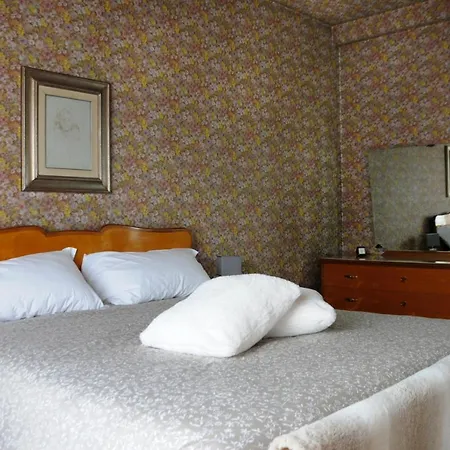 Blue Moon - Via Torre Del Lebbroso *