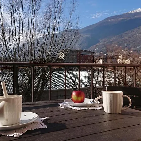 Blue Moon - Via Torre Del Lebbroso * Aosta